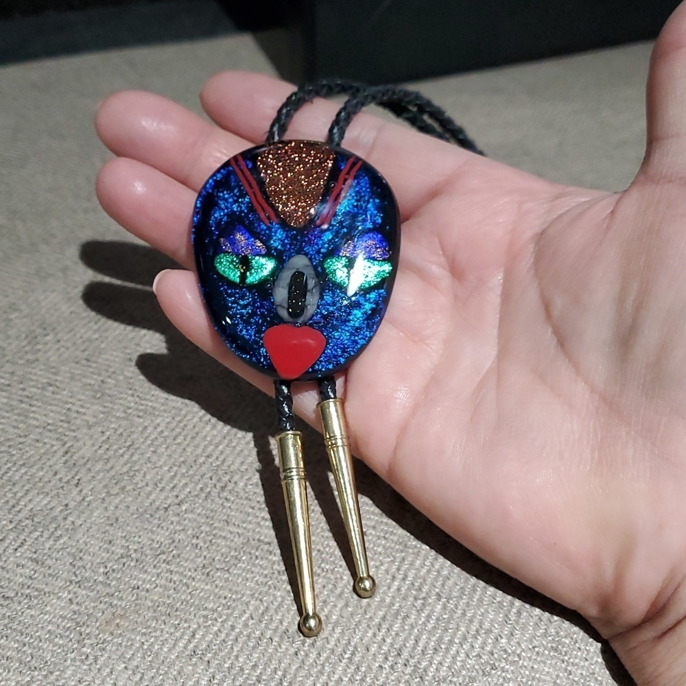 BOLO TIE BLACK LEATHER W GLASS ART DECO CONTEMPORARY BLUE FACE RED LIPS SHIMMER - Picture 4 of 7